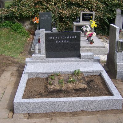 Dvouhroby 100 2002